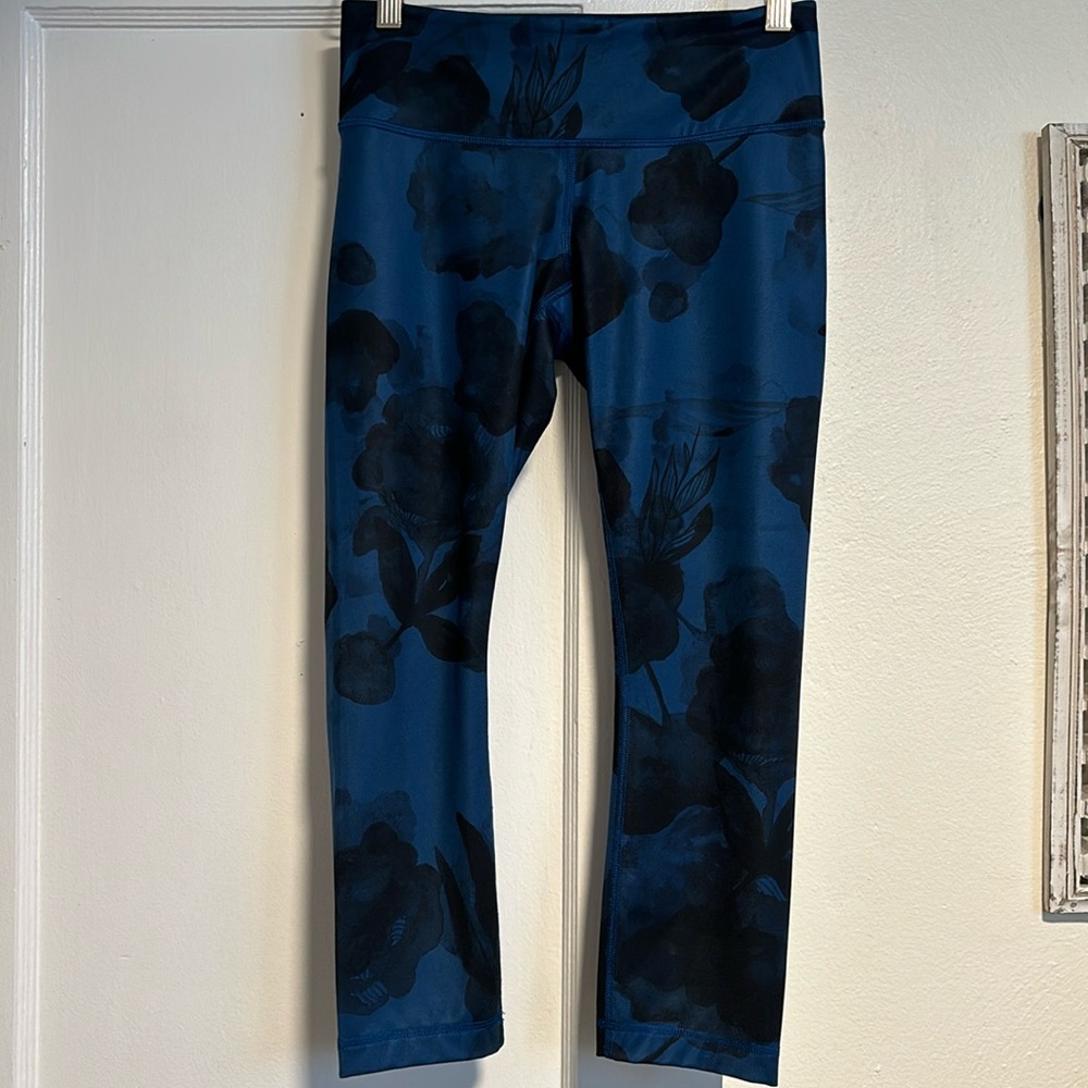 VINTAGE LULULEMON wunder under crop, blue with black floral